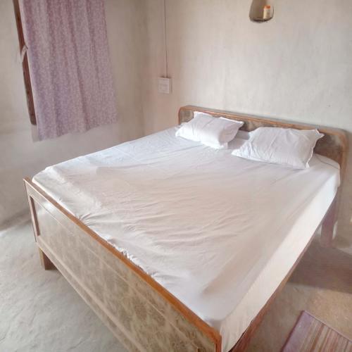 Chua Homestay, Damna